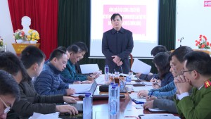 Đồng chí Bí thư Huyện ủy kiểm tra, tình hình trước trong và sau Tết tại xã Chiềng Đông