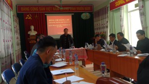 Đồng chí Giàng A Dế - Phó Bí thư Thường trực Huyện ủy kiểm tra tình hình thực hiện nhiệm vụ trước, trong và sau tết tại xã Ta Ma