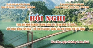 Trung tâm VH,TT-TH Tuần Giáo trao đổi kinh nghiệm trong công tác tham mưu tổ chức các hoạt động văn hóa - thể thao và hoạt động của đội thông tin lưu động.