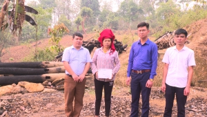 MTTQ huyện Tuần Giáo hỗ trợ gia đình bị hỏa hoạn