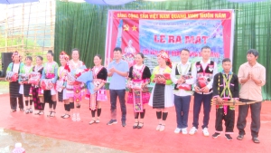 Ra mắt đội văn nghệ quần chúng bản Lồng xã Tỏa Tình