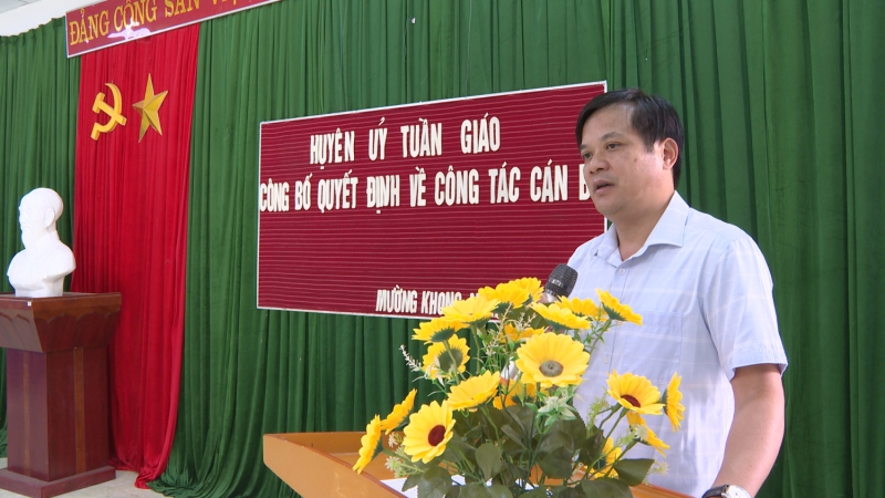 Huyện ủy Tuần Giáo công bố quyết định về công tác cán bộ