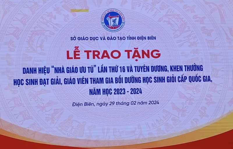 Huyện Tuần Giáo: 02 giáo viên được Trao tặng danh hiệu “Nhà giáo ưu tú”