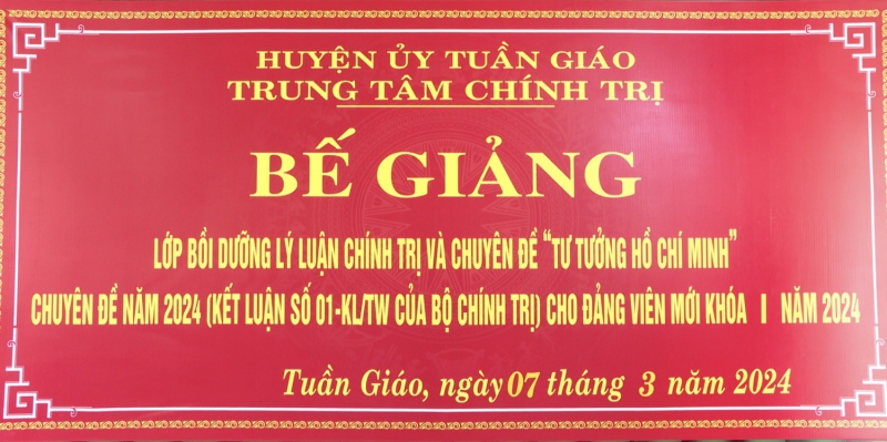 Bế giảng lớp bồi dưỡng LLCT và chuyên đề “Tư tưởng Hồ Chí Minh” cho đảng viên mới khóa III năm 2023