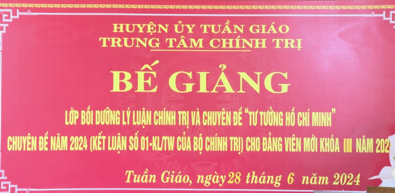 Bế giảng lớp bồi dưỡng lý luận chính trị và chuyên đề “ Tư tưởng Hồ Chí Minh” cho đảng viên mới khóa III năm 2024