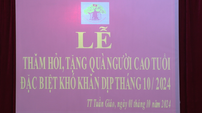 Thăm, tặng quà người cao tuổi có hoàn cảnh khó khăn