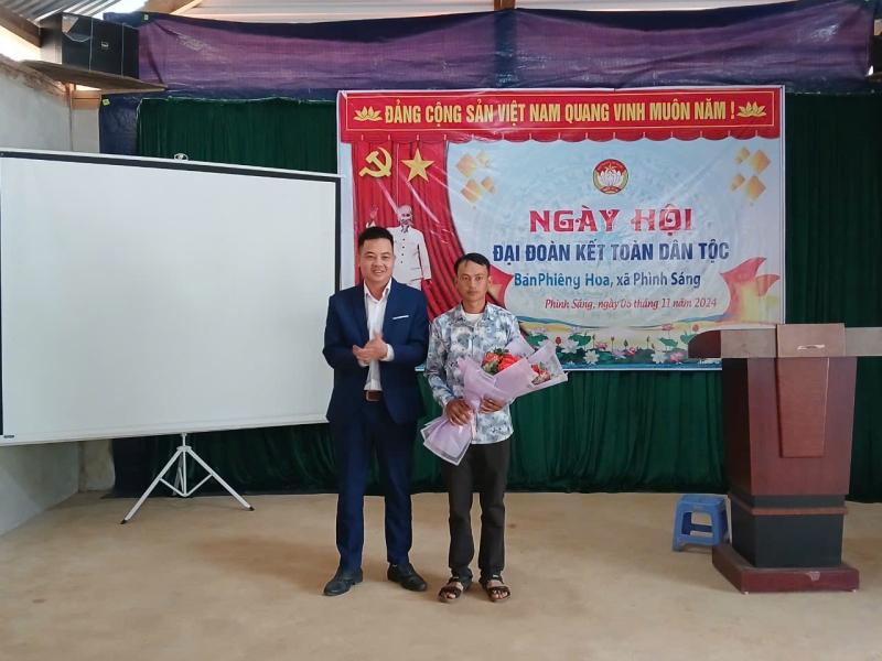 Ngày hội đại đoàn kết toàn dân tộc tại bản Phiêng Hoa xã Phình Sáng