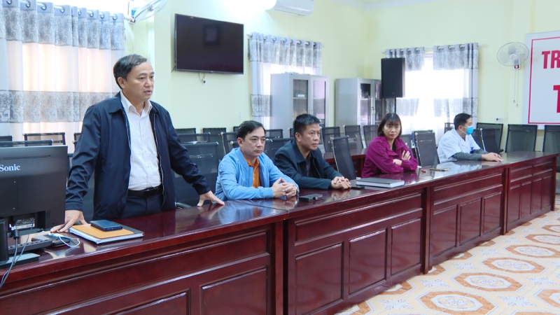 Sở Y tế kiểm tra công tác phòng chống và thăm hỏi bệnh nhân mắc dịch bệnh Sởi ở huyện Tuần Giáo