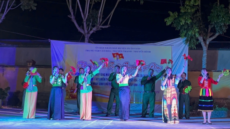 Trung tâm Văn hóa TT – TH huyện Tuần Giáo tuyên truyền lưu động tại xã Chiềng Sinh