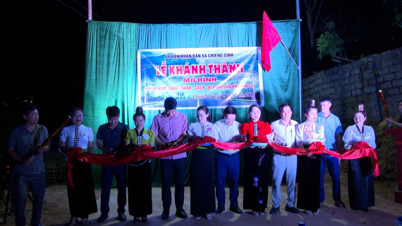 Chiềng Sinh khánh thành mô hình thôn, xóm, sáng, xanh, sạch đẹp an toàn khu dân cư