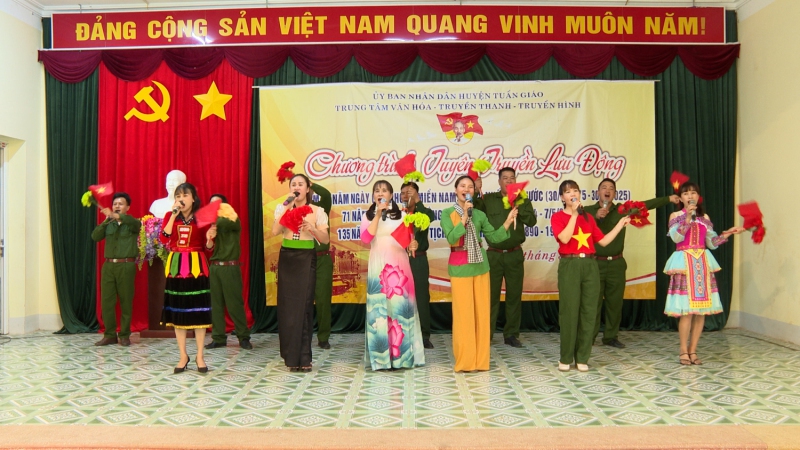 Tuần Giáo đẩy mạnh hoạt động tuyên truyền lưu động, biểu diễn văn hóa, văn nghệ tại cơ sở