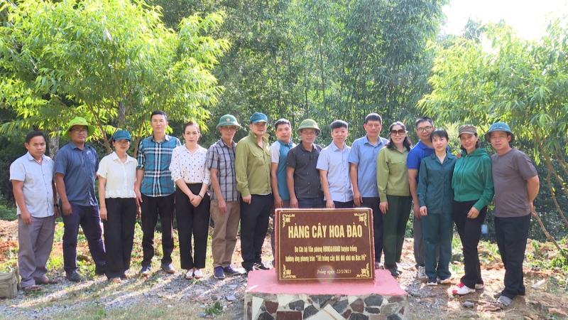 Từ bản Ten Hon - Dấu ấn học và làm theo Bác