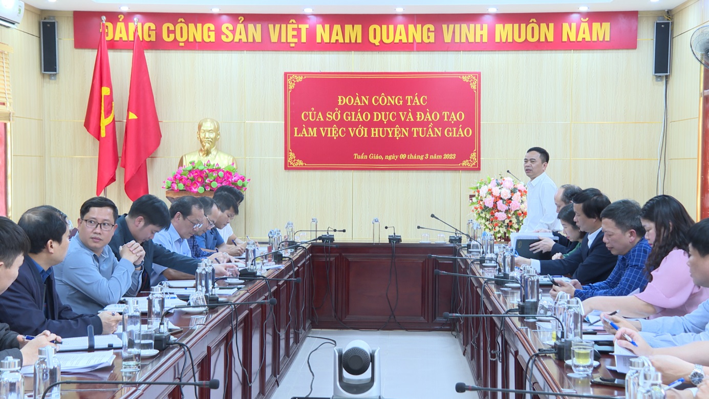 Sở GD&ĐT tỉnh Điện Biên kiểm tra công tác GD&ĐT năm học 2022-2023 trên địa bàn huyện Tuần Giáo