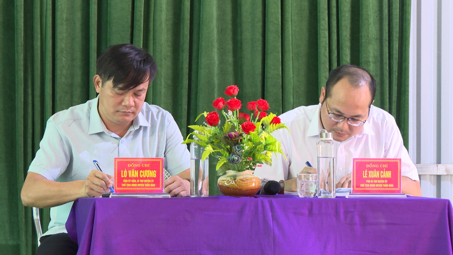 Hội nghị gặp mặt, đối thoại của Thường trực Huyện ủy với nông dân trồng Mắc ca trên địa bàn xã Quài Cang