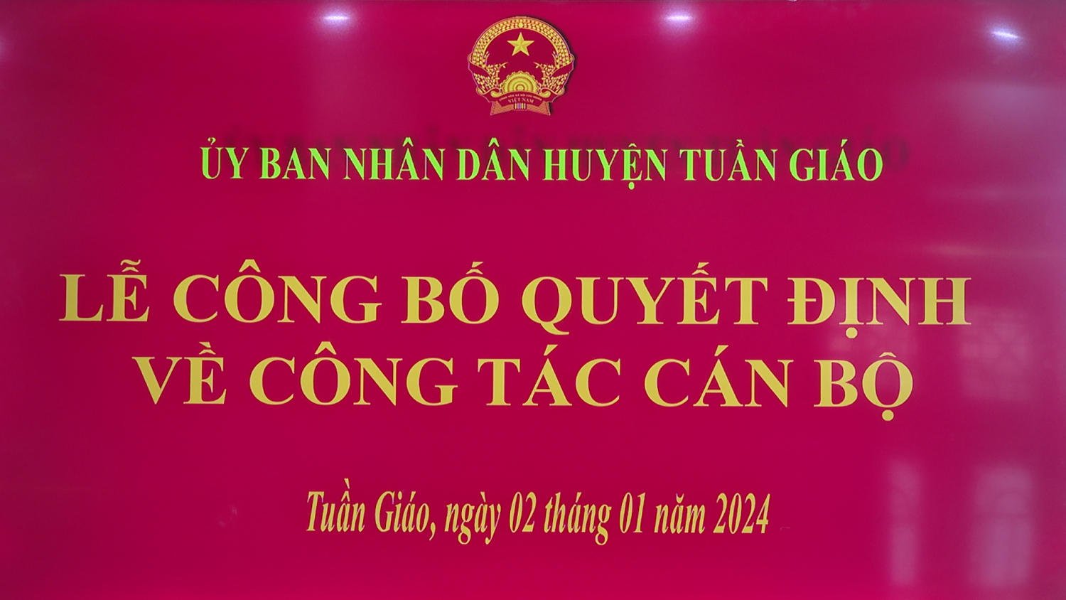 Công bố Quyết định của UBND huyện về công tác cán bộ