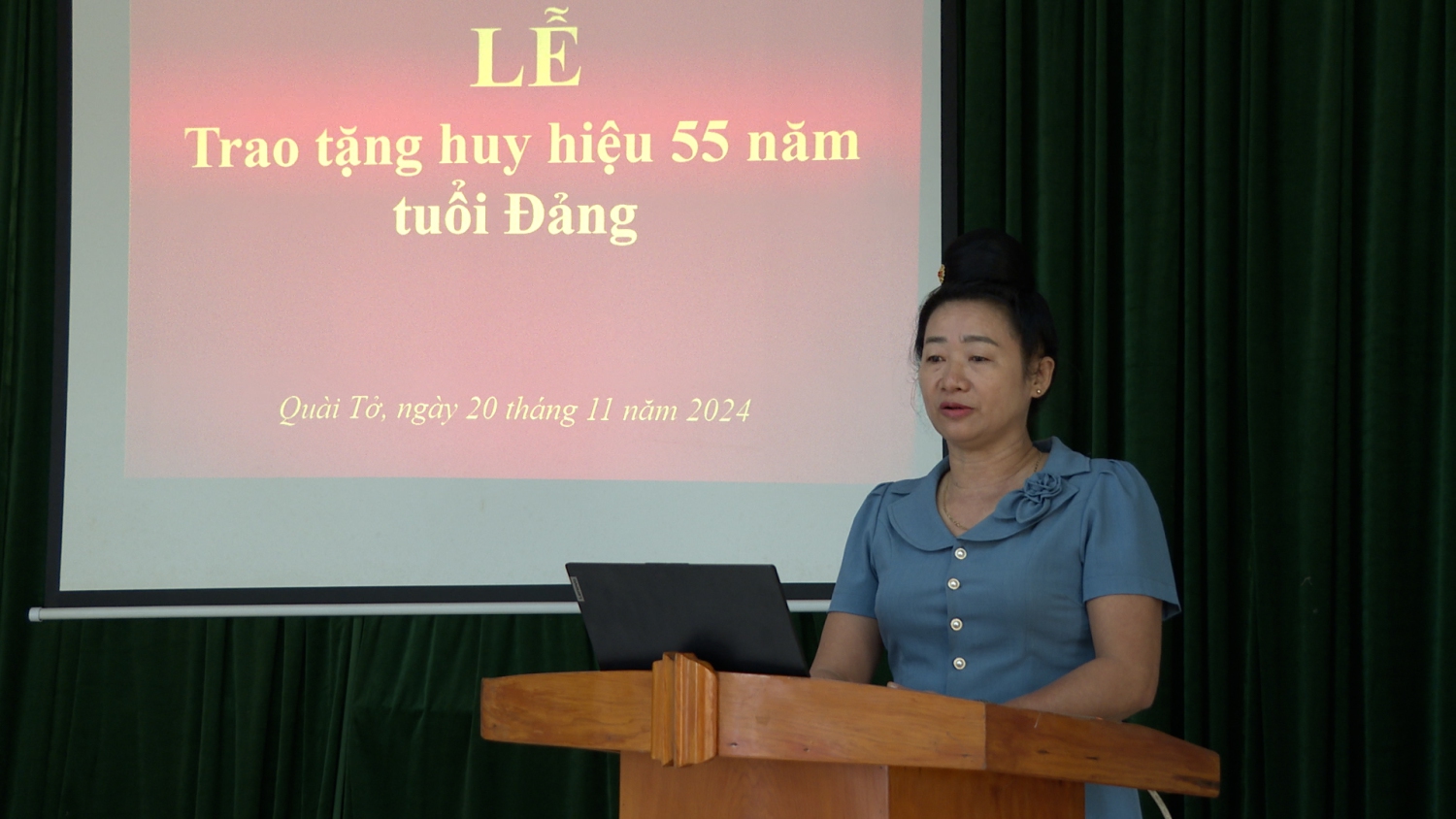 BÀ BẠC THỊ THÚY PHÁT BIỂU TẠI LỄ TRAO HUY HIỆU 55 TUỔI ĐẢNG