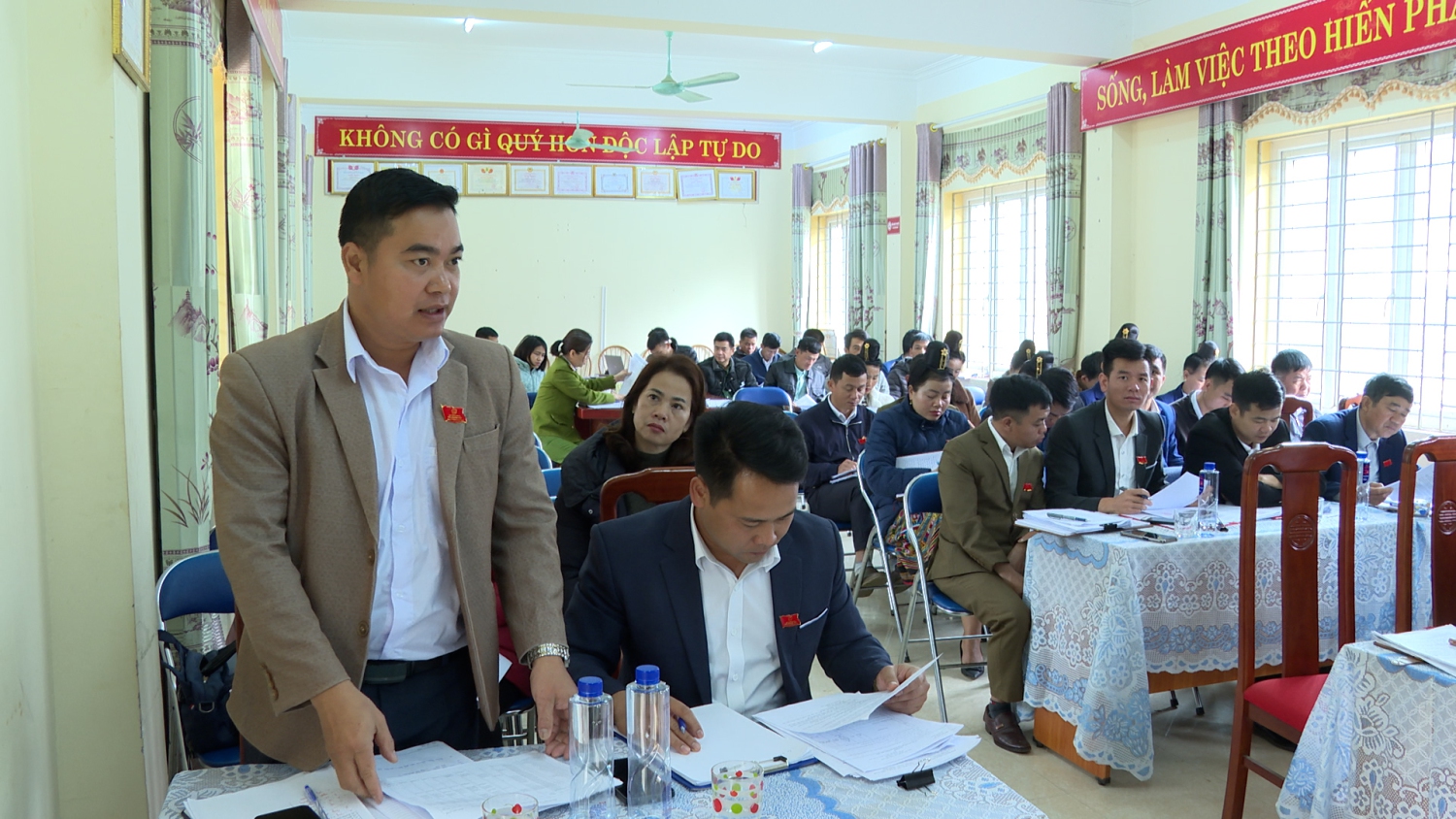 CÁC ĐẠI BIỂU THẢO LUẬN TẠI KỲ HỌP