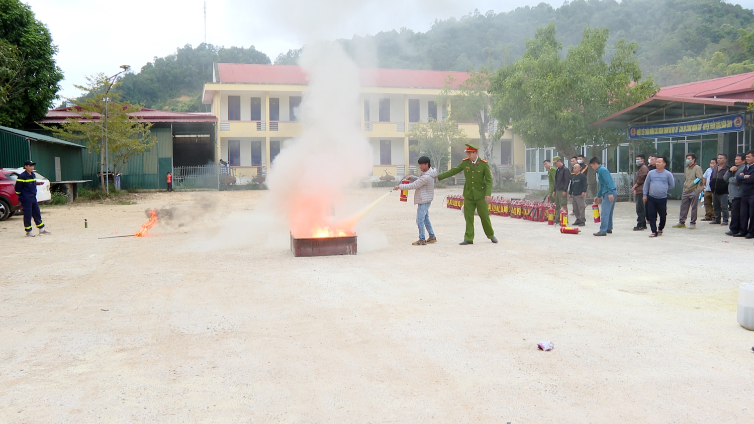 Các học viên thực hành PCCC