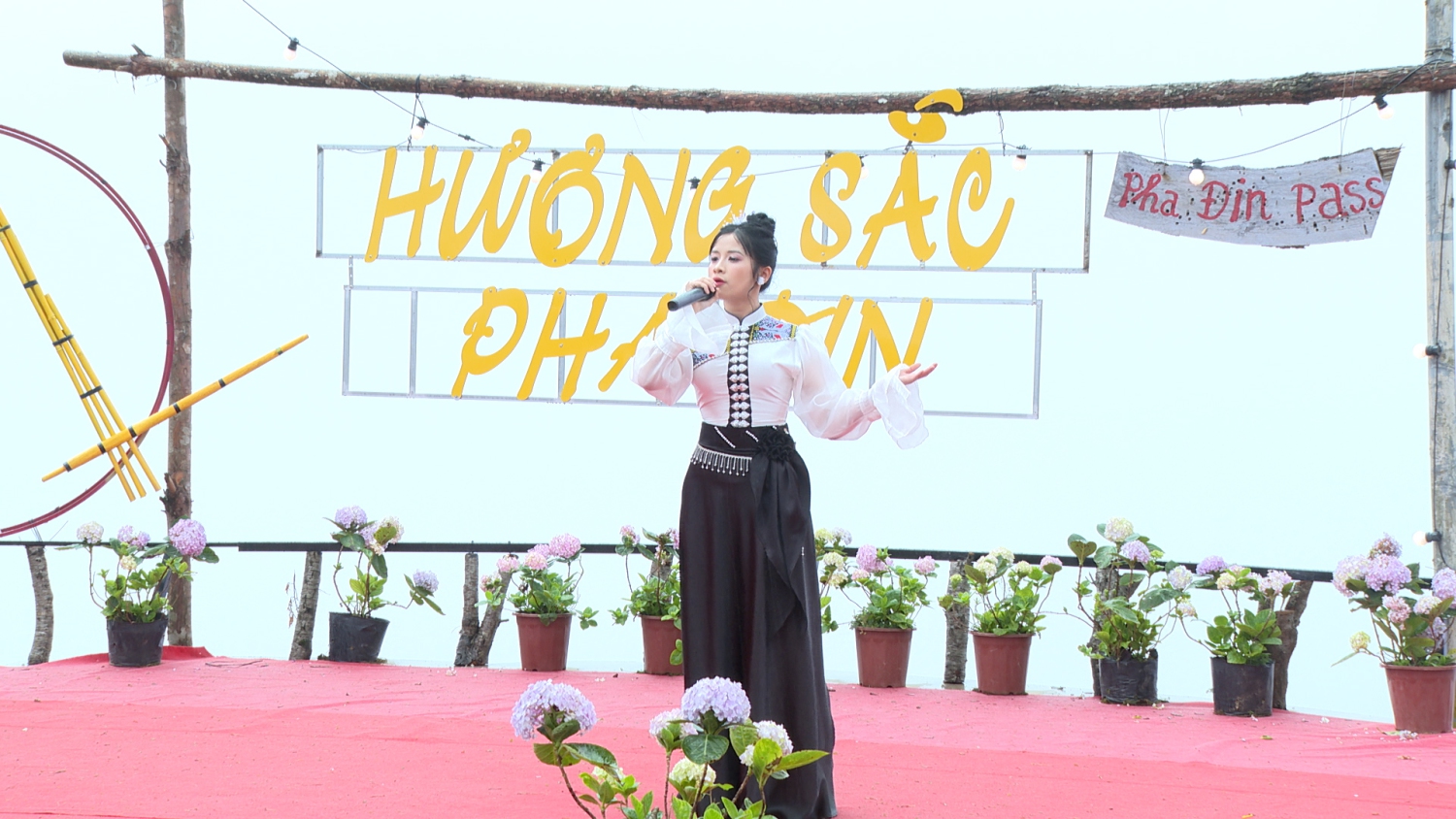 Các thí sinh thi phần thi năng khiếu 1