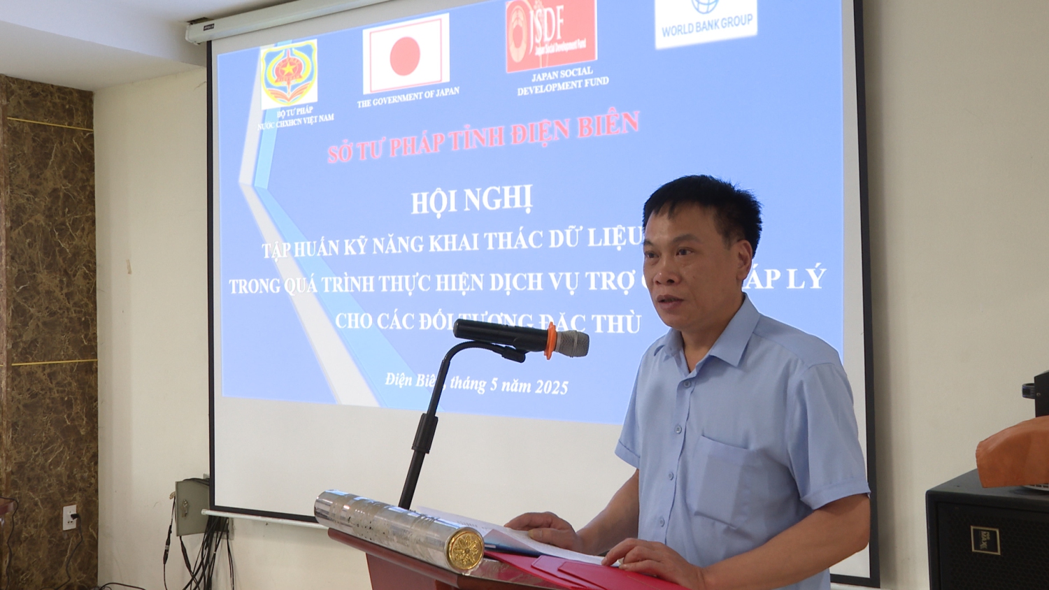 Ông Đỗ Xuân Toán Phó bí thư Đảng ủy, Phó giám đốc Sở Tư pháp tỉnh Điện Biên khai mạc hội nghị