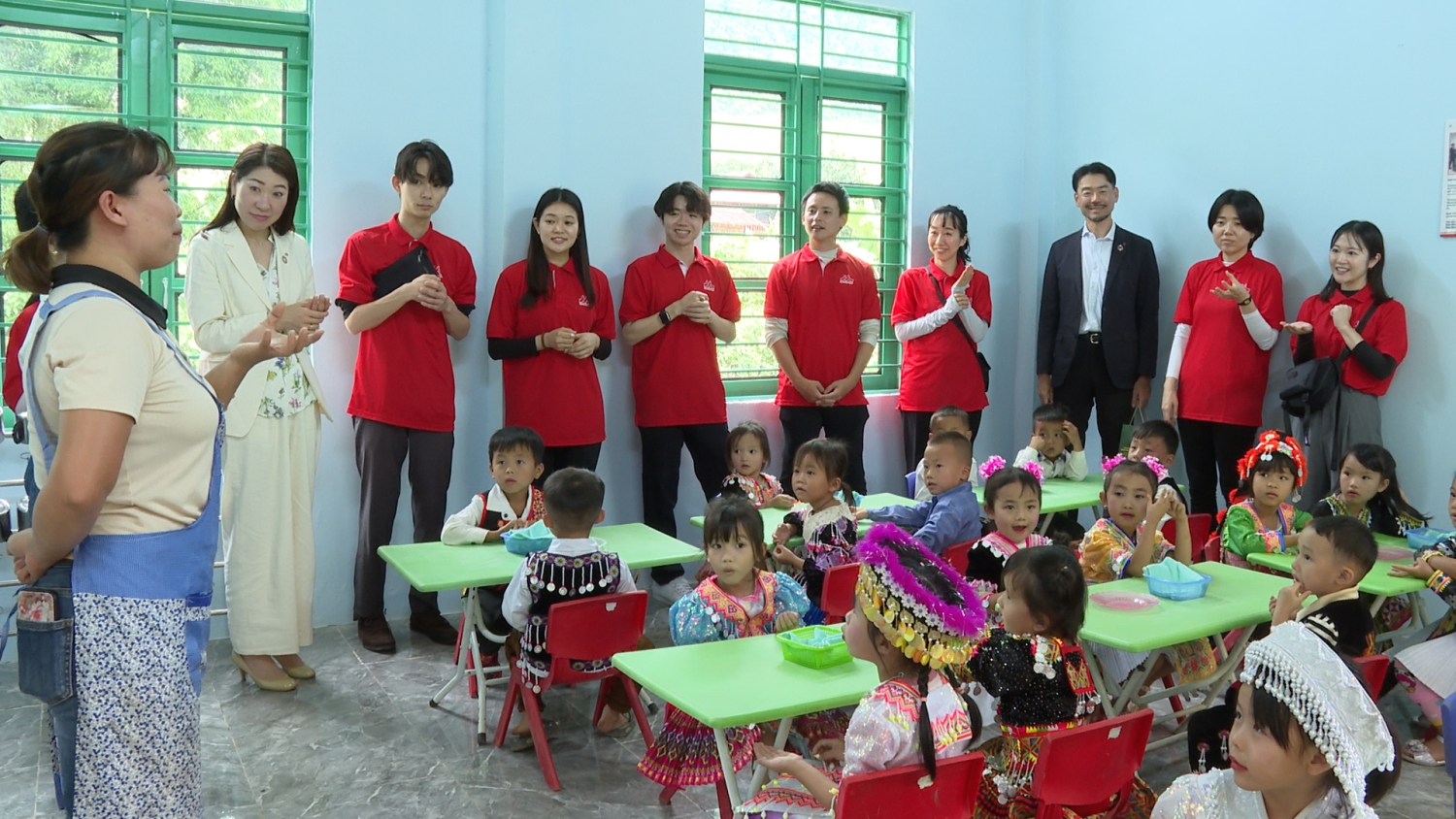 thăm bếp ăn