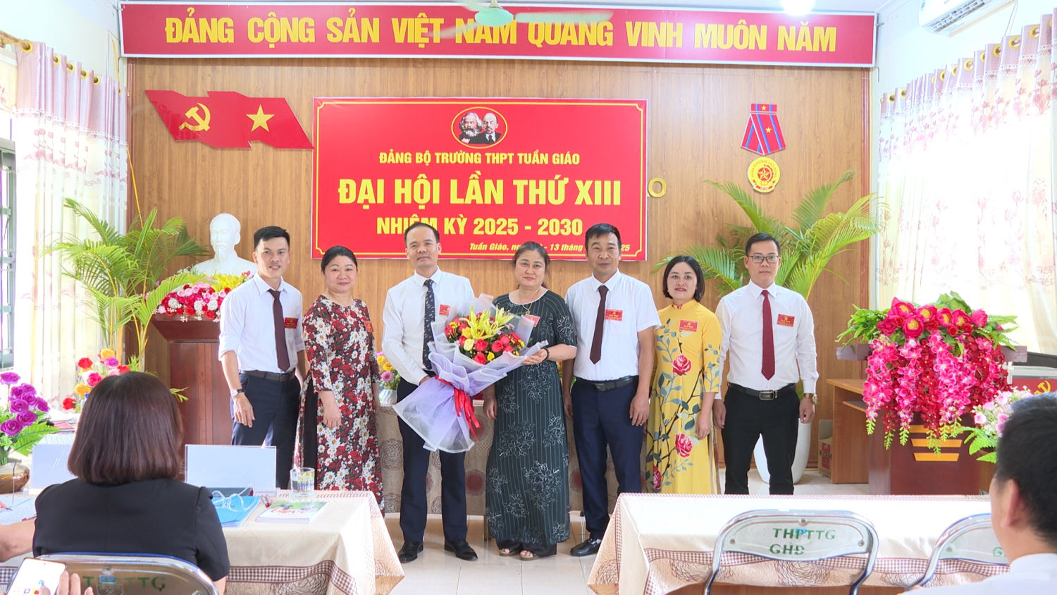 BCH Khoá mới ra mắt Đại hội