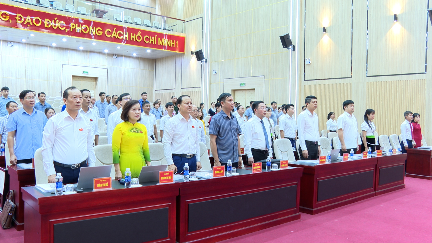 CÁC ĐẠI BIỂU THAM DỰ KỲ HỌP