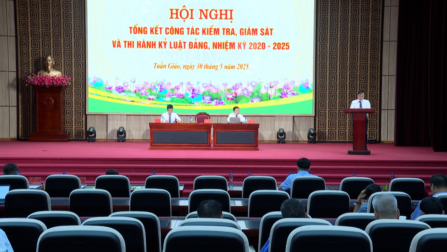 TOÀN CẢNH HỘI NGHỊ