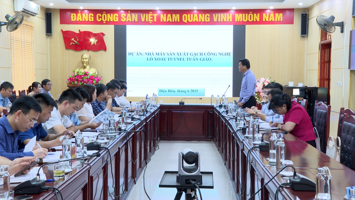 Toàn cảnh hội nghị
